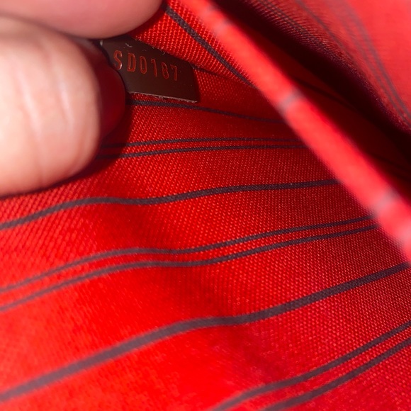 Authentic louis vuitton pochette - Picture 3 of 4